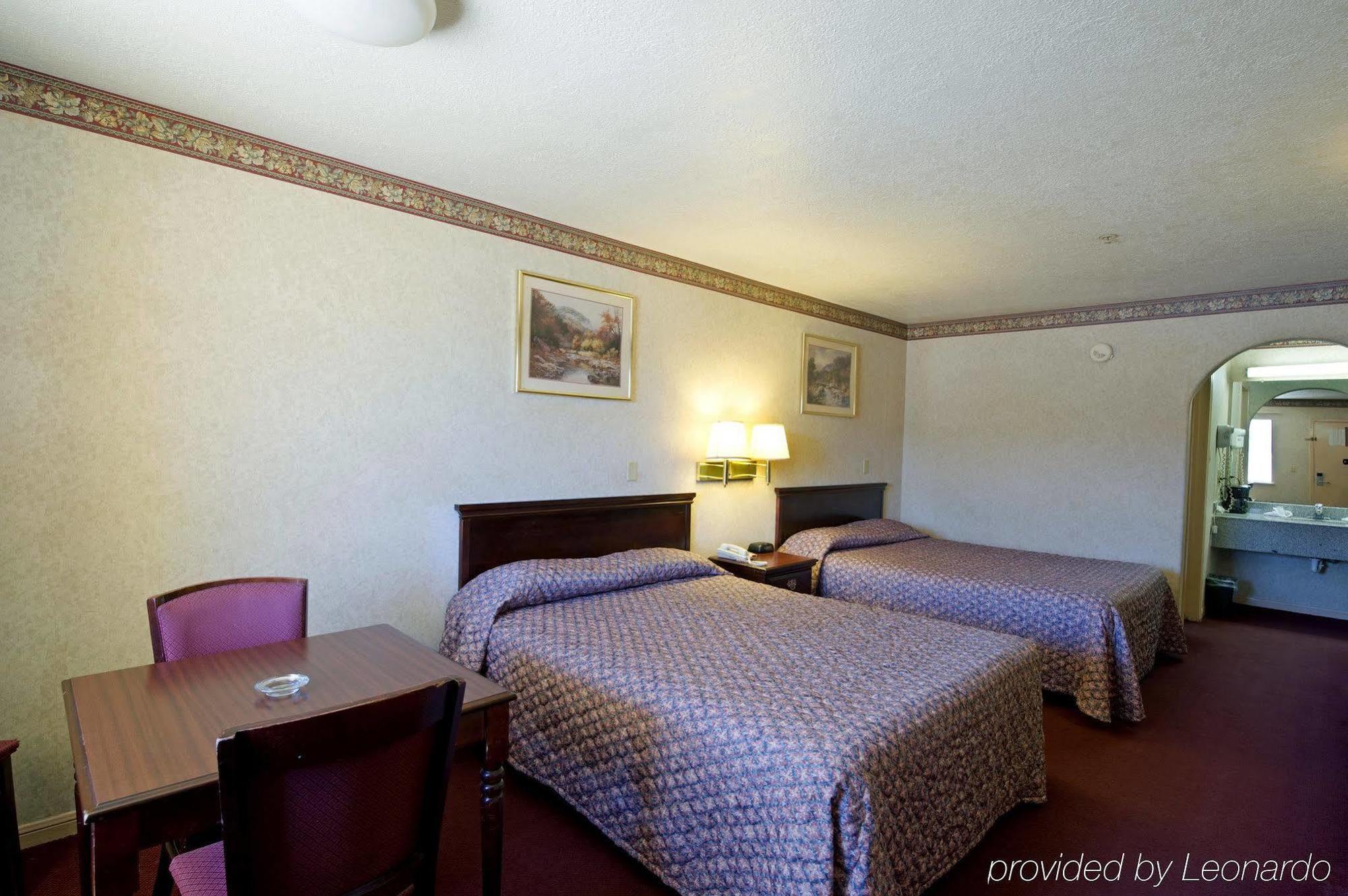 Americas Best Value Inn And Suites Houston/Northwest Brookhollow Exterior photo
